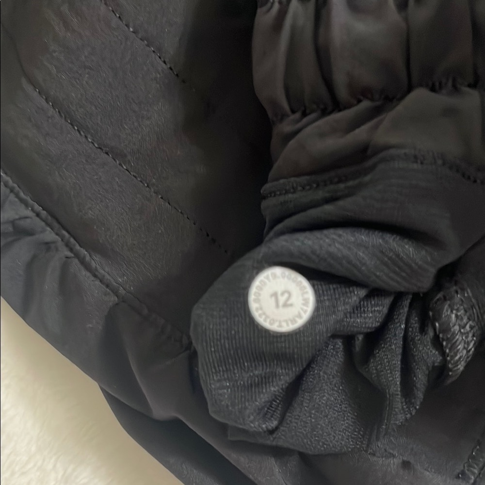Lululemon Athletica Black Athletic Shorts Lightweight Breathable Design - Picture 6 of 8